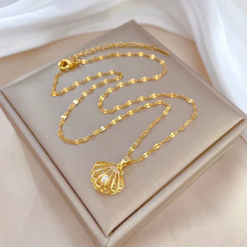 #00037 - Shell Pearl Micro-Embellished Necklace Set
