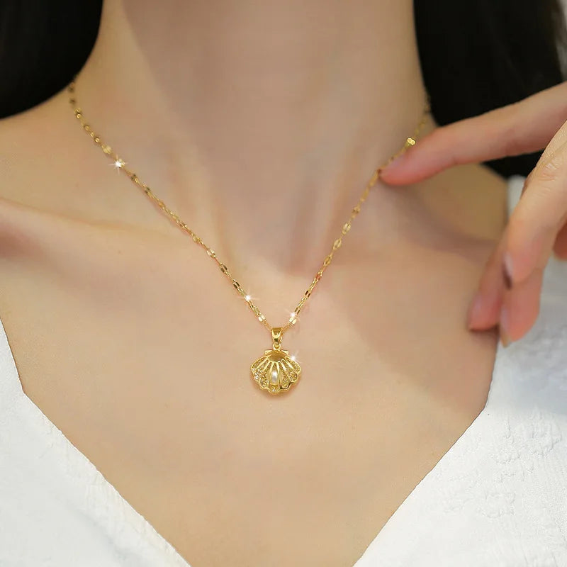 #00037 - Shell Pearl Micro-Embellished Necklace Set